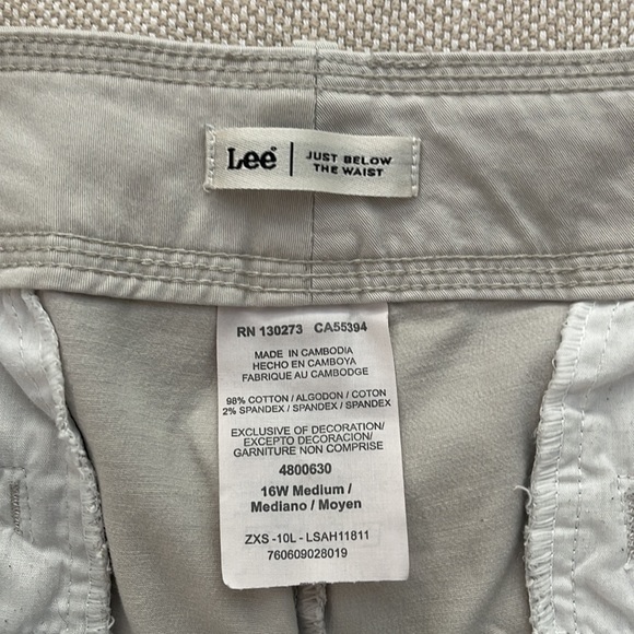 Lee Capris - Picture 2 of 5